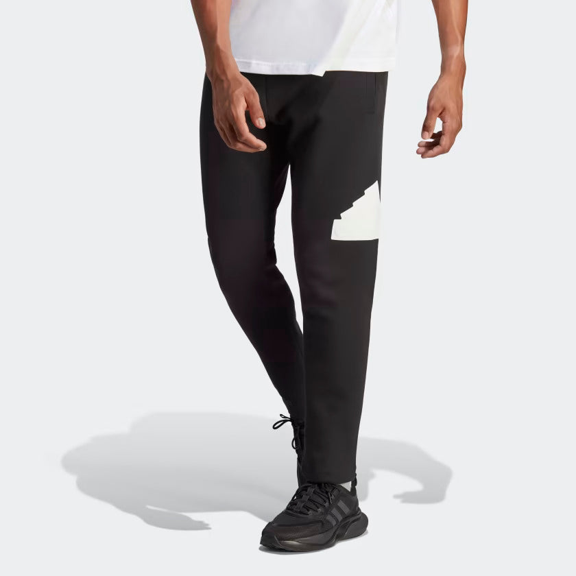 FUTURE ICONS BADGE OF SPORT PANTS – Qlassic